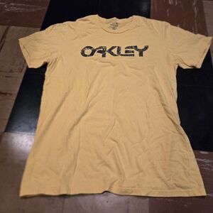 Oakley yellow tee shirt short sleeved mens size medium regular fit EUC